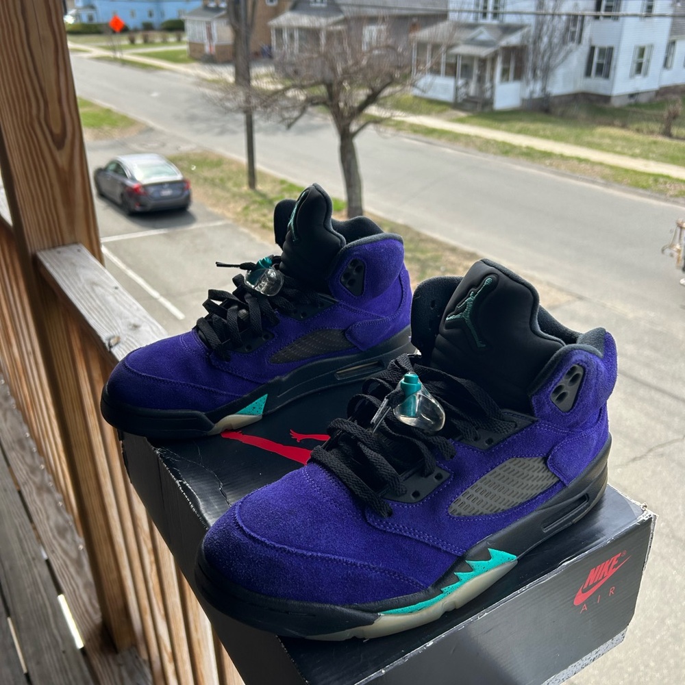 Alternatively Grape 5s Size 11